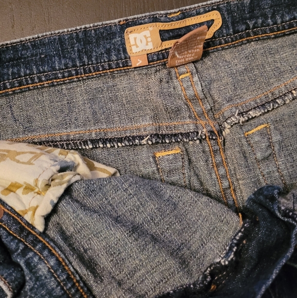 Women's DC denim skirt size 7 - Picture 3 of 3